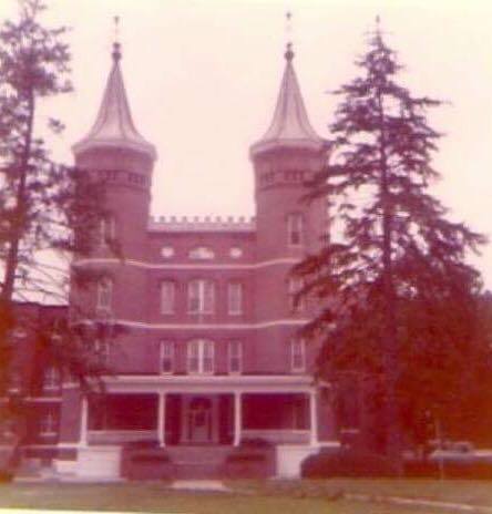 18450078_10154762178913717_526716518_n